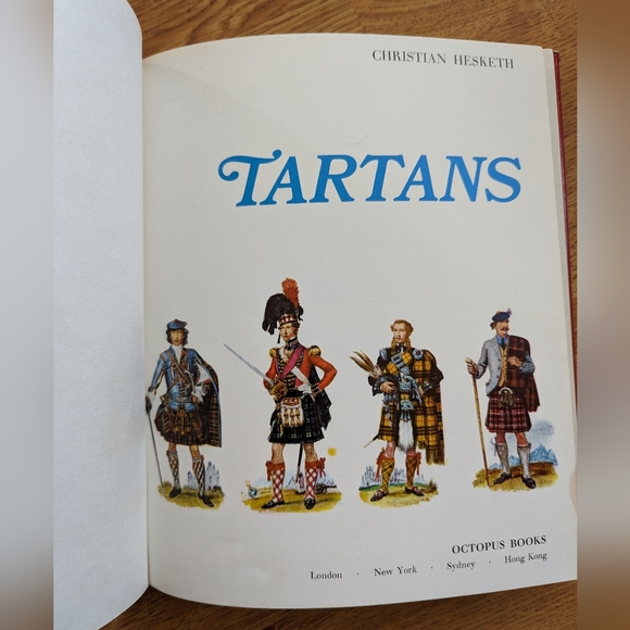Tartans hardcover by Christian Hesketh - Picture 5 of 12